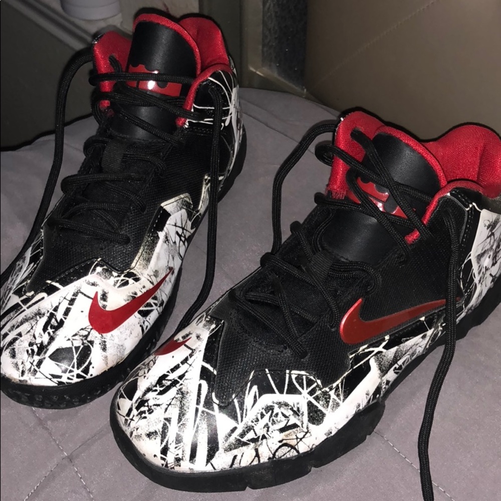 lebron graffitis sz 2